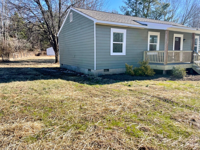 Building Photo - 1808 Nichols Rd