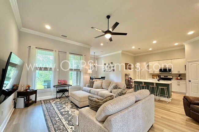 Building Photo - 4601 Jayhawk Dr