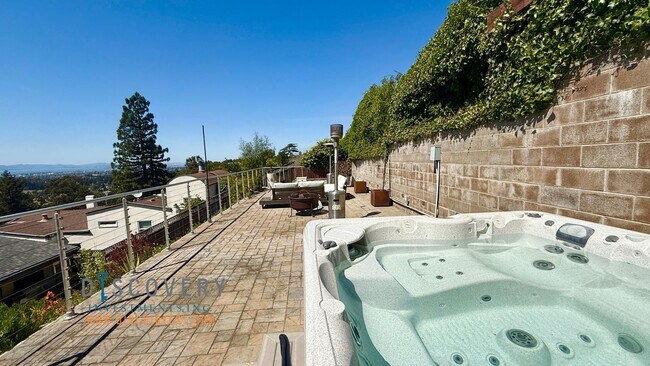 Building Photo - Elegant Piedmont Retreat with Expansive Ba...