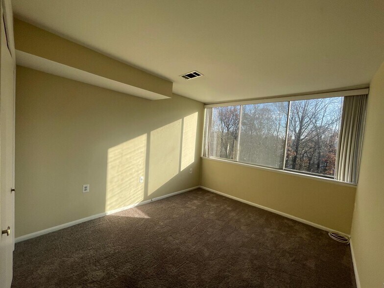 Bedroom 3 - 4360 Ivymount Ct
