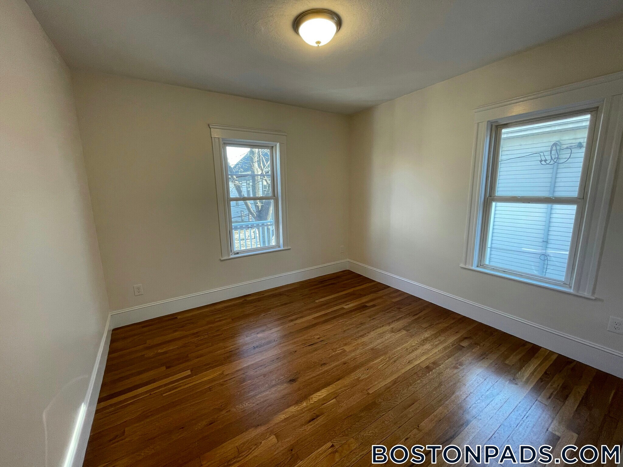 Building Photo - 77 Easton St