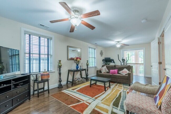 Building Photo - LOCATION! Beautiful East Asheville Home in...