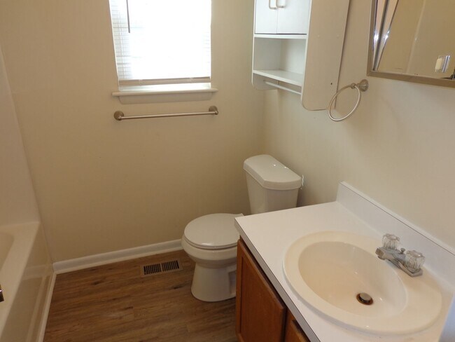 Building Photo - Coronet4636