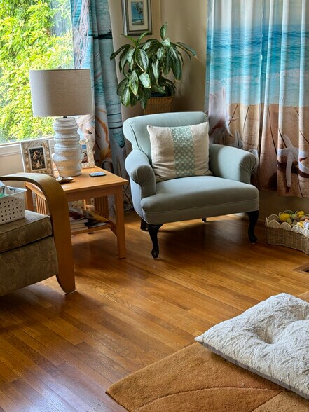 Building Photo - 2105 Huntington Ln