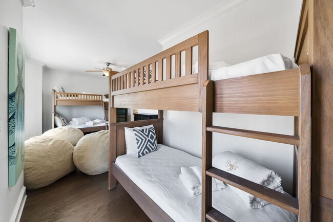 Building Photo - 49 Pleasant St