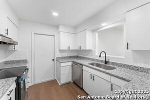 Building Photo - 4407 Bikini Dr