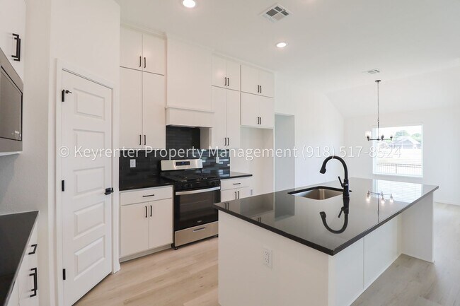 Building Photo - Stunning New Construction Simmons Home - 5 Bed 3 Bath - Pond View & Full Appliance Package!