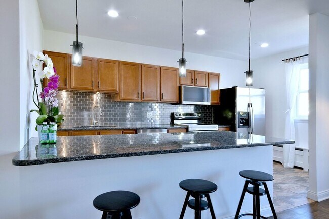 Building Photo - 1301 W Touhy Ave