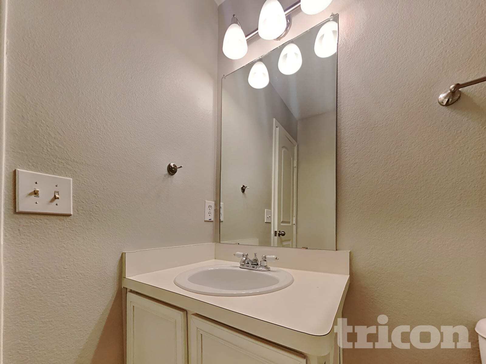 Building Photo - 4512 Merlot Dr