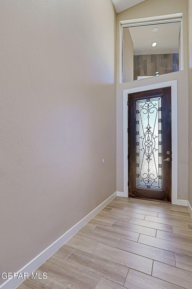 Building Photo - 1031 Vinton Ave