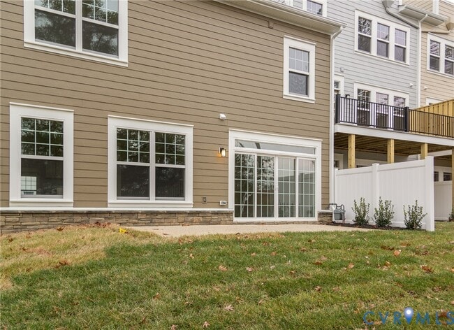 Building Photo - 5411 Hickory Ann Dr