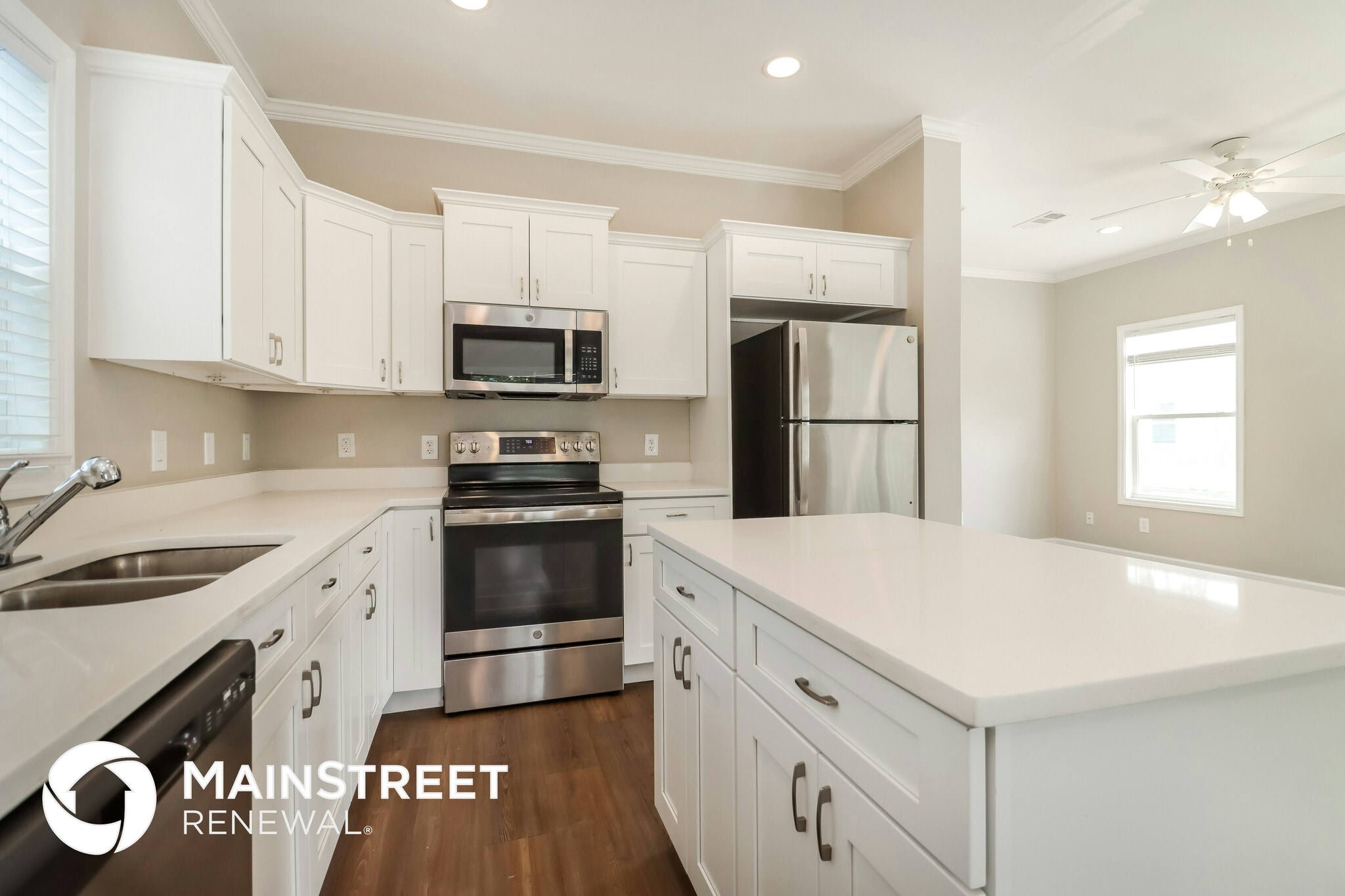 Building Photo - 1701 16th Ave S