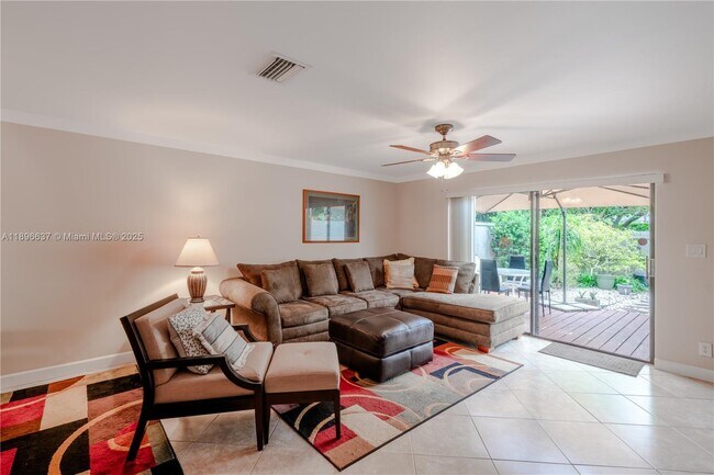 Building Photo - 3024 S Oakland Forest Dr