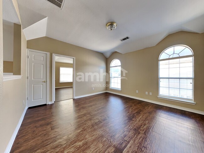 Building Photo - 5235 Kathryn Dr