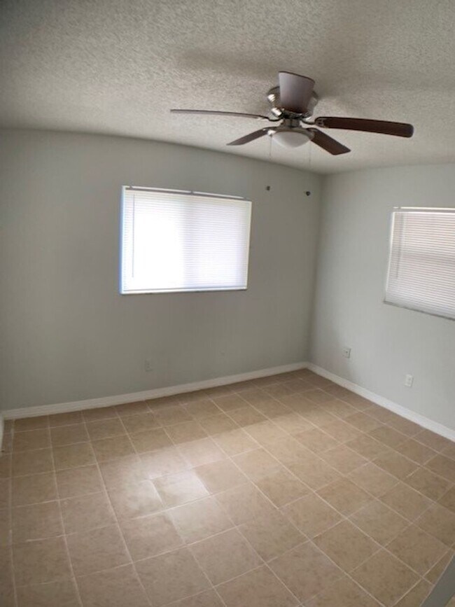 Building Photo - 1342 Torreya Cir