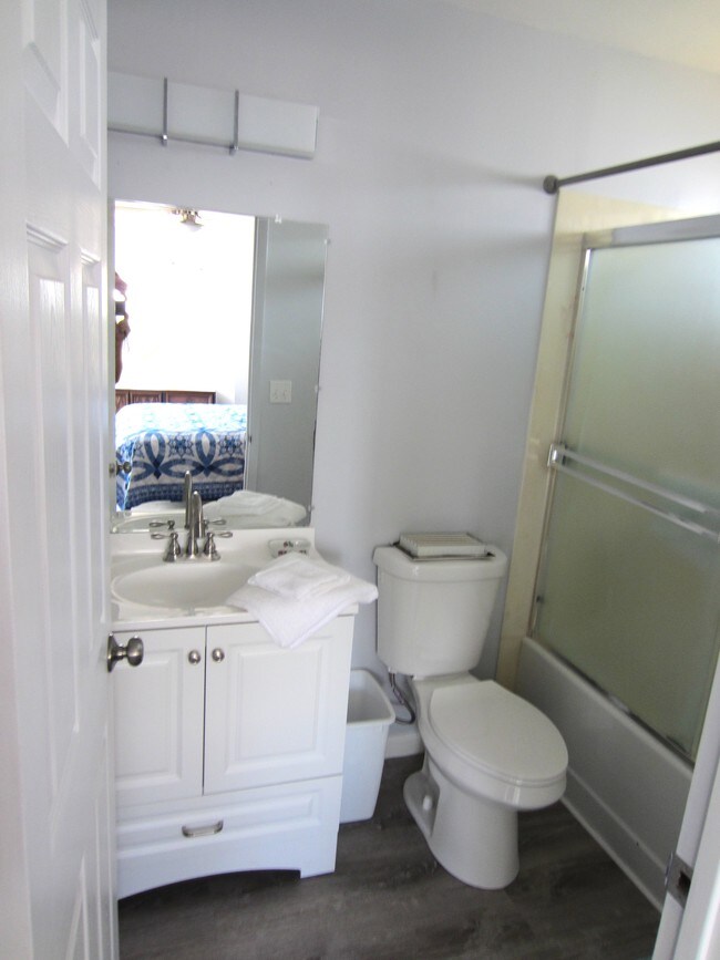 Building Photo - 4810 Loukelton Way