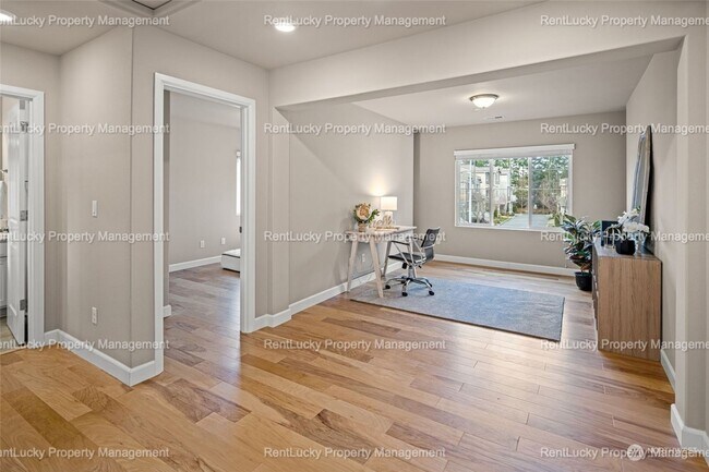 Building Photo - Stunning Like-New Home in Arbor Mist – Pri...