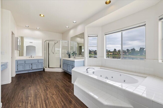 Building Photo - Lakefront Home for Lease – Panoramic Views...