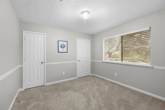 Building Photo - 3327 Shady Glen Ln