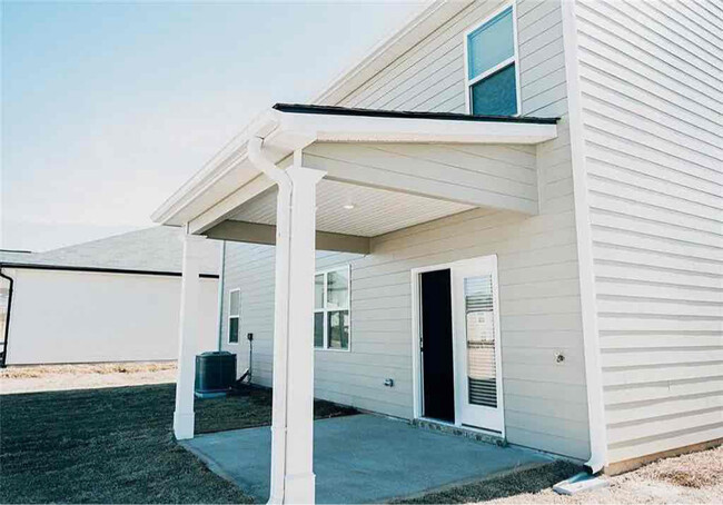 Building Photo - 1950 Vidalia Ct