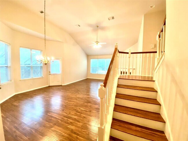 Building Photo - 127 N Willow Point Cir