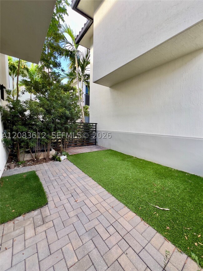 Building Photo - 8281 NW 48th St