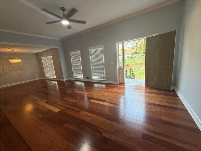 Building Photo - 3336 Camelot Dr NE