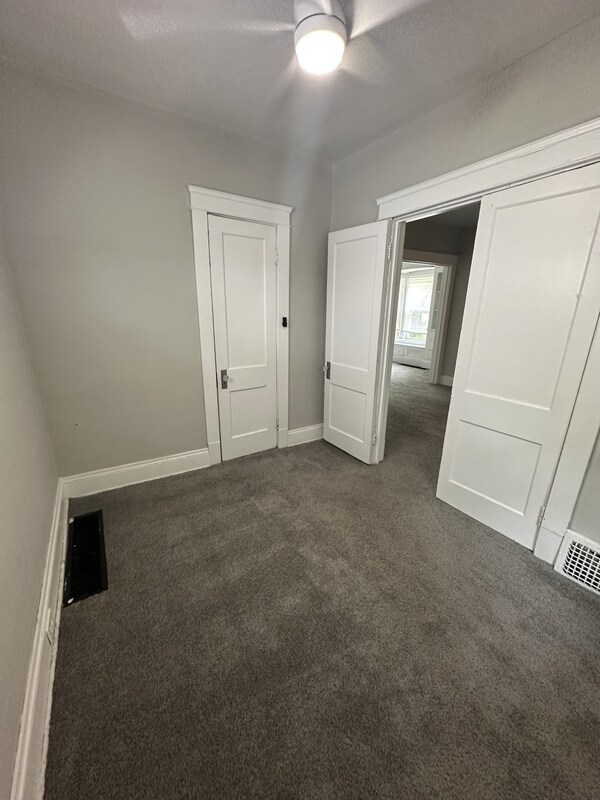 Building Photo - 3525 E 133rd St