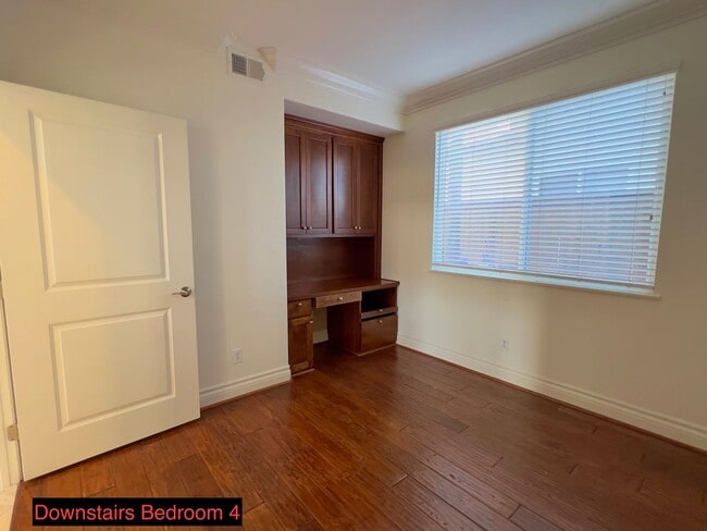 Building Photo - Upgraded 4 bedrooms 3 full baths home in Chula Vista- San Miguel Ranch area.