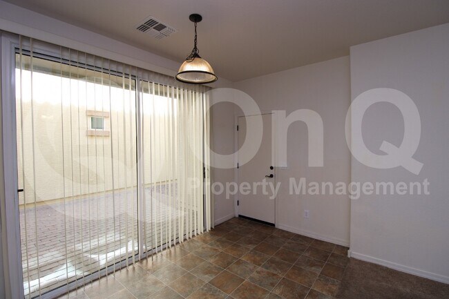 Building Photo - 3939 E Edna Dr