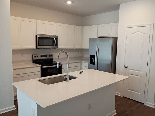 Building Photo - 5659 Ansley St