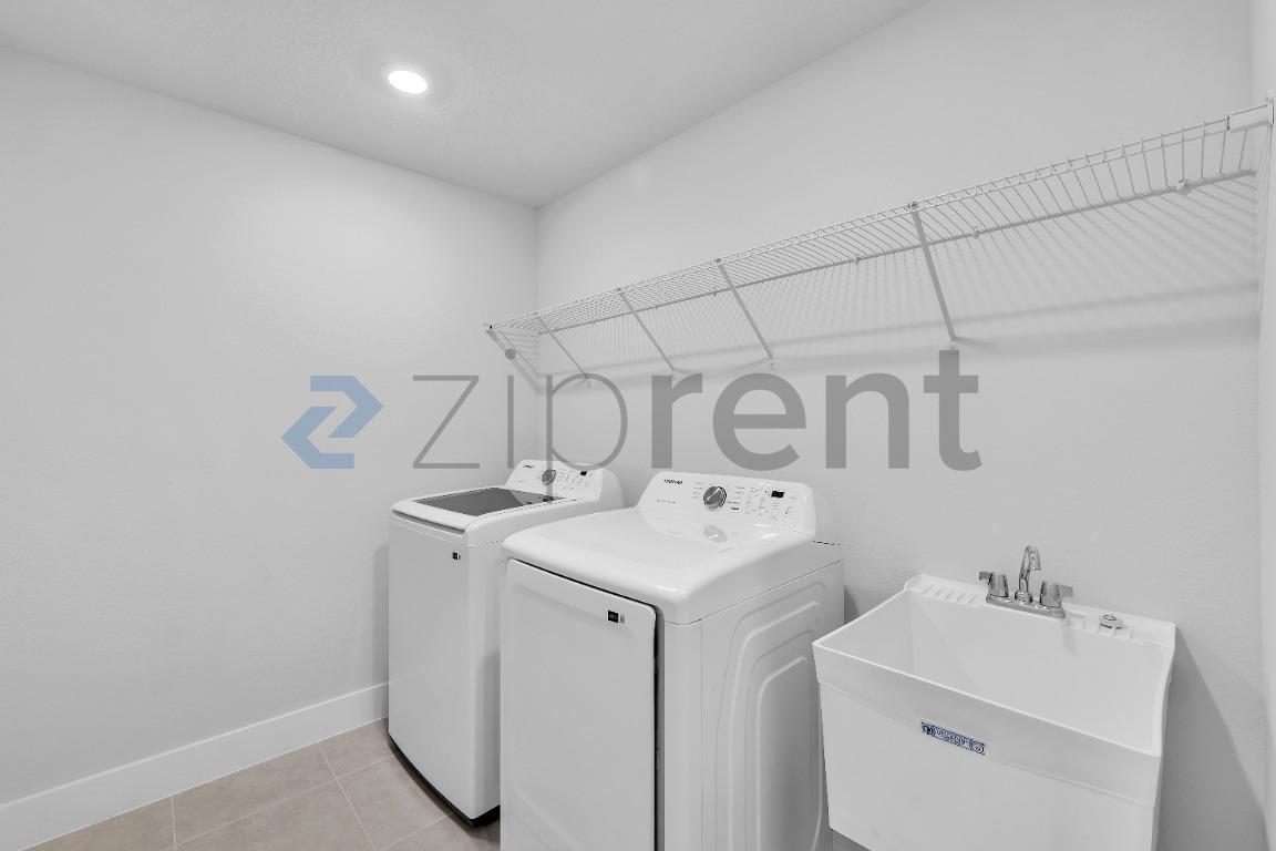 Building Photo - Unit