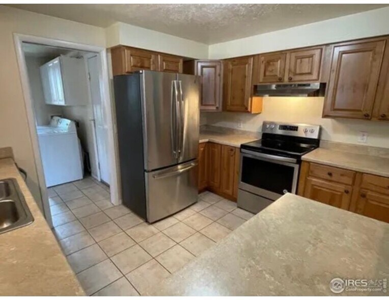 Building Photo - 1915 Collyer St