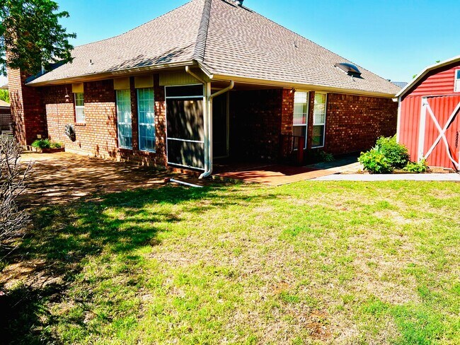 Building Photo - Beautiful 3BD 2BA Corner-Lot Home Located ...