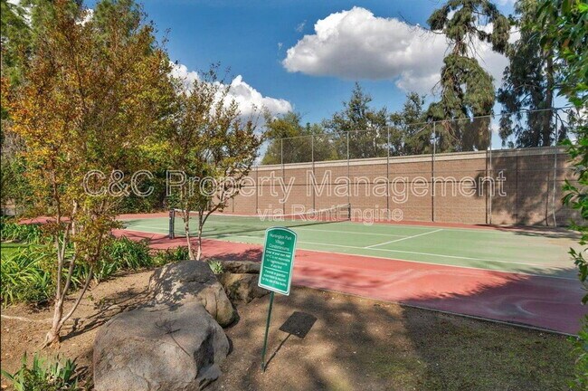 Building Photo - 2890 E Huntington Blvd