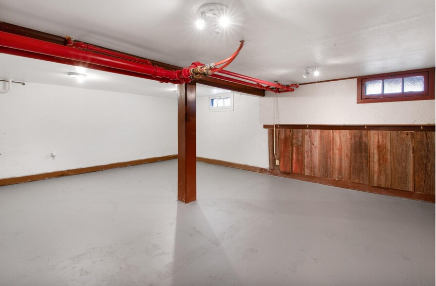 Building Photo - 6324 W Wells St