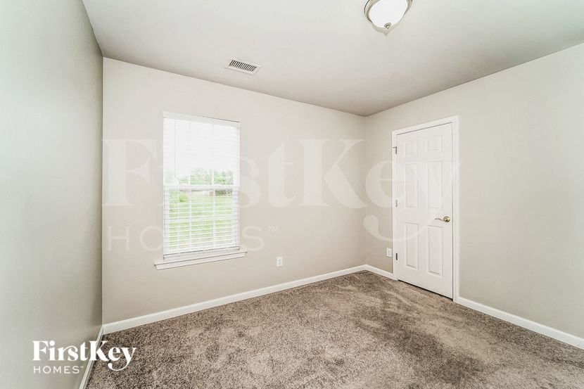 Building Photo - 10435 Olde Ivy Way