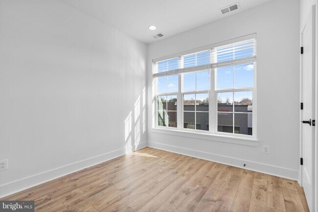 Building Photo - 3104 Camber Pl
