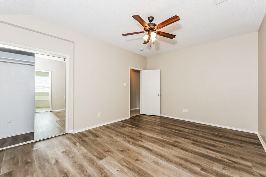 Building Photo - 617 St Eric Dr