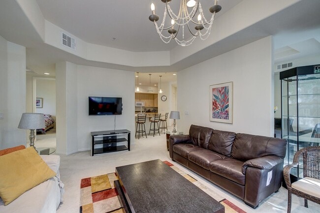 Building Photo - STUNNING 3 BEDROOM 2 FULL BATH FIRST FLOOR...