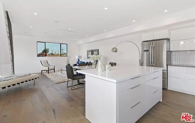 2nd level kitchen island with large drawer storage - 6077 Hargis St