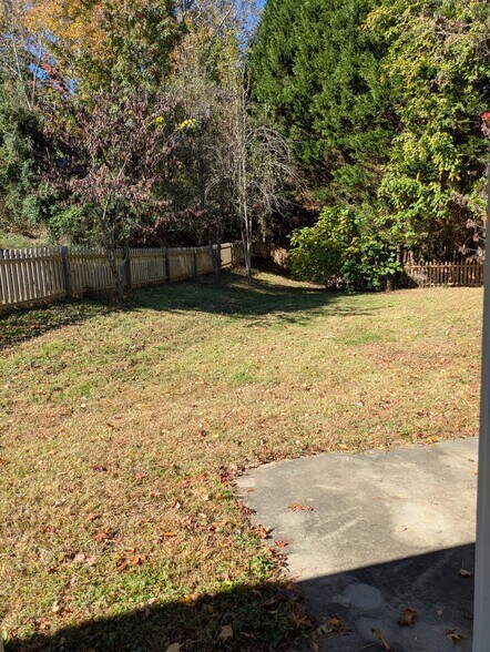 Building Photo - 4003 Persimmon Court