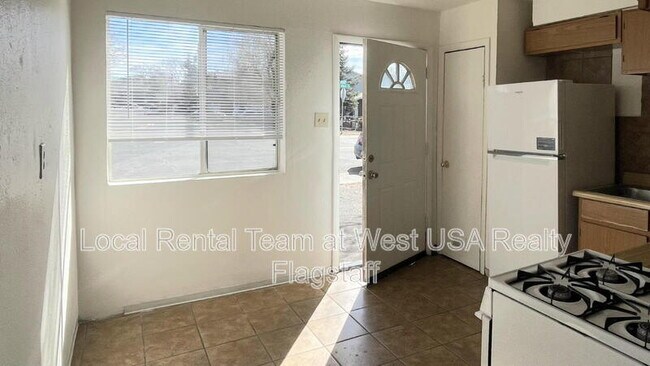 Building Photo - 117 E Ellery Ave