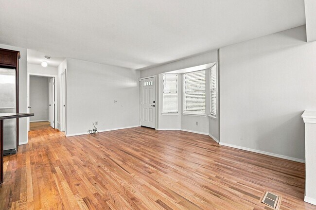 Building Photo - 3425 Talcott Terrace
