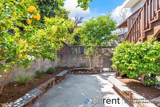 Building Photo - 3 br, 1 bath House - 669 33rd Street, Oakl...