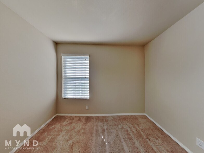 Building Photo - 5606 N 35th St