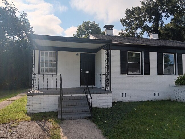 Building Photo - 2918 Jackson St