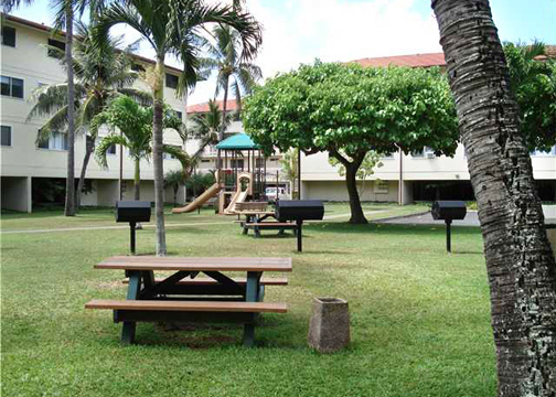 Picnic BBQ area - 350 Aoloa St