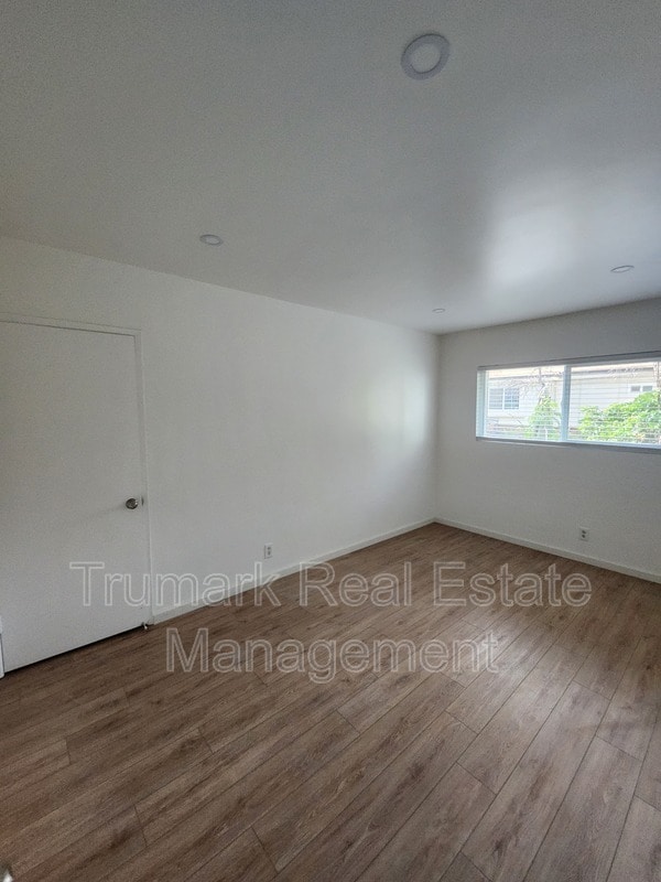 Building Photo - 505 Irving Ave