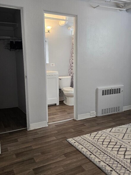 Building Photo - 3376 S Sherman St